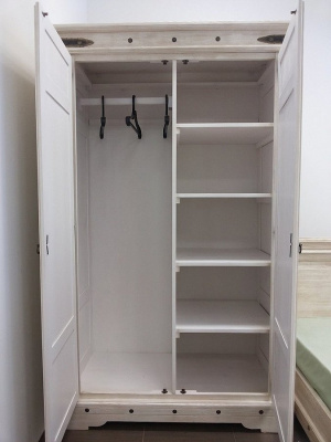 Шкаф Викинг 02 (браширование). Фото